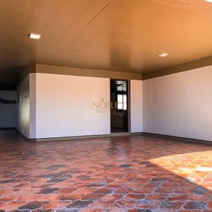 Casa com 338m², 4 dormitórios, 2 suítes, 3 vagas no bairro Centro em Passo de Torres para Comprar