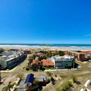 Apartamento com 186m², 3 dormitórios, 1 suíte, 4 vagas no Debret em Torres para Comprar