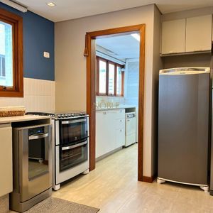 Apartamento com 180m², 3 dormitórios, 1 suíte, 2 vagas no Debret em Torres para Comprar