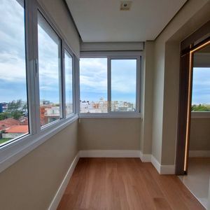Apartamento com 134m², 3 dormitórios, 1 suíte, 2 vagas no Cortemaggiore em Torres para Comprar