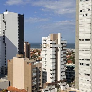 Apartamento com 70m², 2 dormitórios, 1 suíte, 1 vaga no Toronto em Torres para Comprar