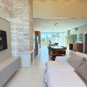 Casa de Condomínio com 233m², 3 dormitórios, 3 suítes, 2 vagas no Reserva das Águas em Torres para Comprar