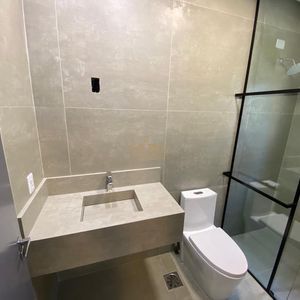 Casa de Condomínio com 275m², 3 dormitórios, 3 suítes, 2 vagas no Ocean Side em Torres para Comprar