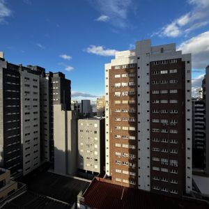 Apartamento com 90m², 2 dormitórios, 2 suítes, 1 vaga no Maui Residencial em Torres para Comprar