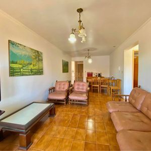 Apartamento com 82m², 2 dormitórios, 1 vaga no Edifício Dona Emília em Torres para Comprar