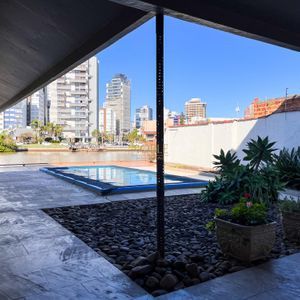 Casa com 338m², 4 dormitórios, 2 suítes, 3 vagas no bairro Centro em Passo de Torres para Comprar