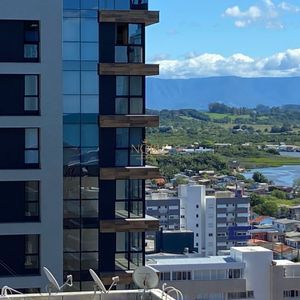 Apartamento com 200m², 3 dormitórios, 3 suítes, 3 vagas no Vanguard em Torres para Comprar