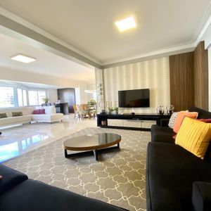 Apartamento com 249m², 4 dormitórios, 4 suítes, 3 vagas no Graziela em Torres para Comprar