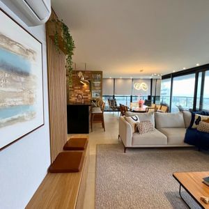 Apartamento com 220m², 4 dormitórios, 4 suítes, 2 vagas no Vitra em Torres para Comprar