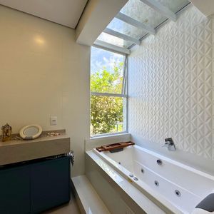 Casa de Condomínio com 280m², 4 dormitórios, 4 suítes, 4 vagas no Ocean Side em Torres para Comprar