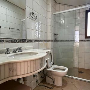 Apartamento com 115m², 3 dormitórios, 1 suíte, 1 vaga no Condomínio Edif. Porto Seguro em Torres para Comprar