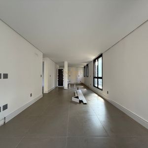 Apartamento com 98m², 2 dormitórios, 2 suítes, 1 vaga no Praça Quatro em Torres para Comprar