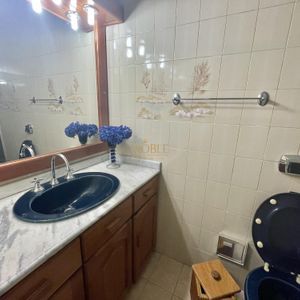 Casa com 500m², 7 dormitórios, 2 suítes, 2 vagas no bairro Centro em Torres para Comprar
