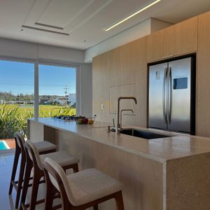 Casa de Condomínio com 220m², 3 dormitórios, 3 suítes, 2 vagas no Reserva das Águas em Torres para Comprar