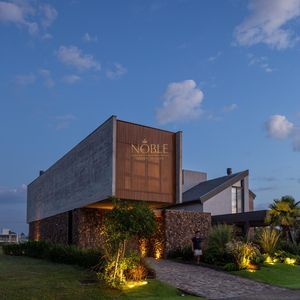 Casa de Condomínio com 244m², 4 dormitórios, 4 suítes, 2 vagas no Condomínio Ilhas Park em Torres para Comprar