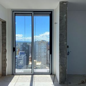 Cobertura com 385m², 4 dormitórios, 4 suítes, 4 vagas no Vanguard em Torres para Comprar