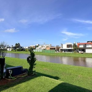 Casa de Condomínio com 222m², 4 dormitórios, 4 suítes, 2 vagas no Reserva das Águas em Torres para Comprar