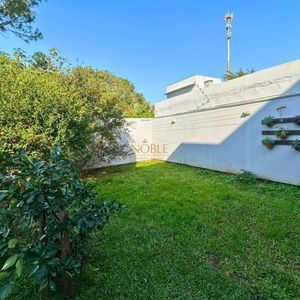 Sobrado com 350m², 4 dormitórios, 4 suítes, 2 vagas no bairro Centenário em Torres para Comprar