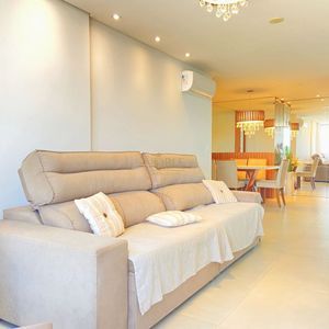 Apartamento com 93m², 3 dormitórios, 1 suíte, 2 vagas no Bellagio Residenziale em Torres para Comprar