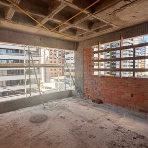 Apartamento com 128m², 3 dormitórios, 3 suítes, 1 vaga no Montserrat em Torres para Comprar