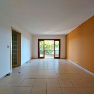 Apartamento com 100m², 3 dormitórios, 1 suíte, 2 vagas no Monte Vêneto em Torres para Comprar