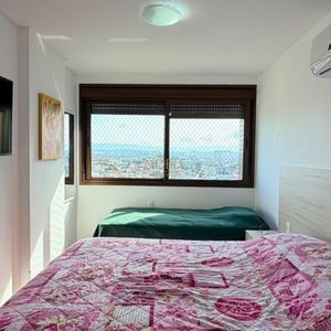 Apartamento com 65m², 2 dormitórios, 1 suíte, 1 vaga no Del Porto em Torres para Comprar