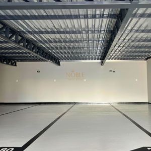 Apartamento com 77m², 2 dormitórios, 1 suíte, 2 vagas no Maui Residencial em Torres para Comprar