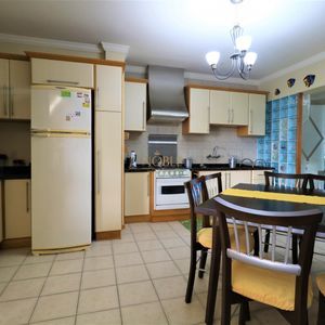 Apartamento com 170m², 3 dormitórios, 1 suíte, 2 vagas no Coliseu em Torres para Comprar