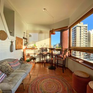 Apartamento com 102m², 2 dormitórios, 1 suíte, 1 vaga no La Tour em Torres para Comprar