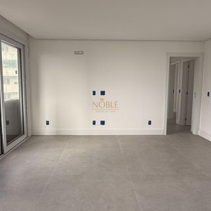 Apartamento com 186m², 3 dormitórios, 3 suítes, 2 vagas no Edifício L'ART em Torres para Comprar