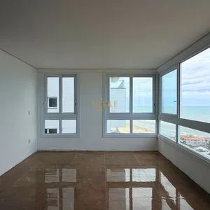 Apartamento com 119m², 3 dormitórios, 3 suítes, 2 vagas no La Vistara em Torres para Comprar