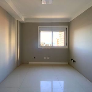 Apartamento com 232m², 4 dormitórios, 4 suítes, 2 vagas no Estevanell em Torres para Comprar