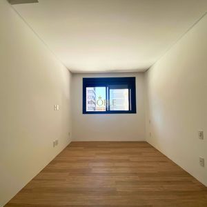 Apartamento com 88m², 2 dormitórios, 1 suíte, 2 vagas no LONDON em Torres para Comprar