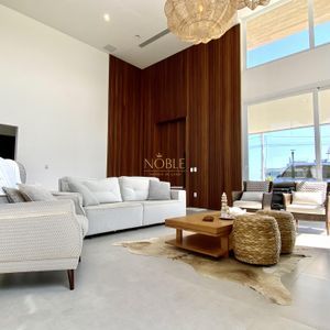 Casa de Condomínio com 290m², 4 dormitórios, 2 suítes, 2 vagas no Ocean Side em Torres para Comprar