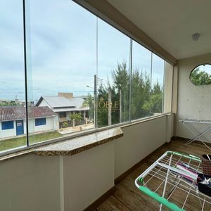 Casa com 180m², 3 dormitórios, 2 suítes, 2 vagas no bairro Caravelle em Passo de Torres para Comprar