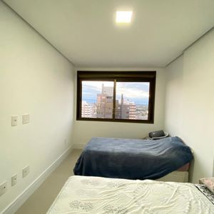 Apartamento com 103m², 3 dormitórios, 3 suítes, 2 vagas no Absoluto em Torres para Comprar