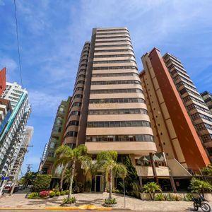 Apartamento com 212m², 3 dormitórios, 3 suítes, 2 vagas no L'essence em Torres para Comprar