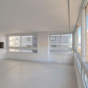 Apartamento com 130m², 3 dormitórios, 1 suíte, 2 vagas no Monterrey em Torres para Comprar
