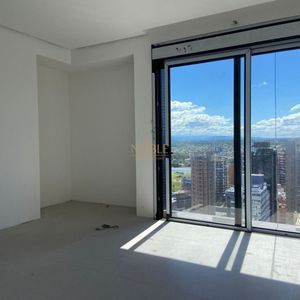 Cobertura com 385m², 4 dormitórios, 4 suítes, 4 vagas no Vanguard em Torres para Comprar
