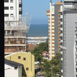 Apartamento com 98m², 2 dormitórios, 2 suítes, 2 vagas no Punta Del Sole em Torres para Comprar