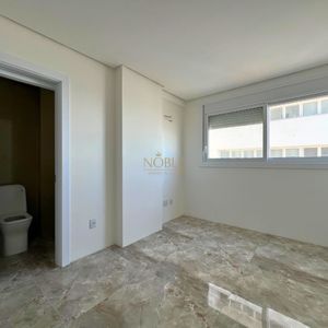 Apartamento com 119m², 3 dormitórios, 3 suítes, 2 vagas no La Vistara em Torres para Comprar