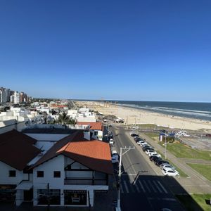 Apartamento com 236m², 4 dormitórios, 1 suíte, 1 vaga no Panorama em Torres para Comprar