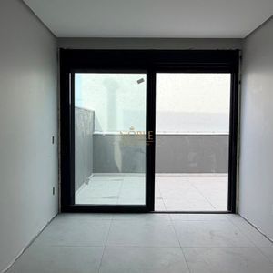 Geminado com 106m², 3 dormitórios, 1 suíte, 1 vaga no bairro Praia da Cal em Torres para Comprar