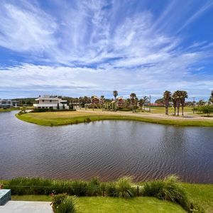 Casa de Condomínio com 348m², 4 dormitórios, 3 suítes, 2 vagas no Condomínio Ilhas Park em Torres para Comprar