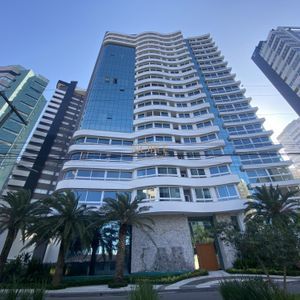 Apartamento com 136m², 3 dormitórios, 3 suítes, 2 vagas no Dall'acqua em Torres para Comprar