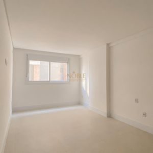 Apartamento com 130m², 3 dormitórios, 1 suíte, 2 vagas no Monterrey em Torres para Comprar