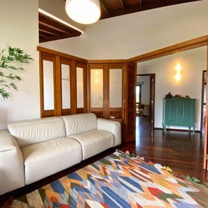 Casa com 518m², 5 dormitórios, 2 suítes, 2 vagas no bairro Praia Grande em Torres para Comprar