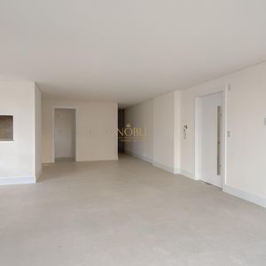 Apartamento com 130m², 3 dormitórios, 1 suíte, 2 vagas no Monterrey em Torres para Comprar