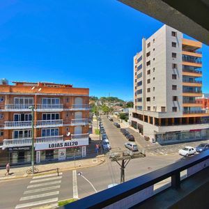 Apartamento com 82m², 2 dormitórios, 1 vaga no Edifício Dona Emília em Torres para Comprar