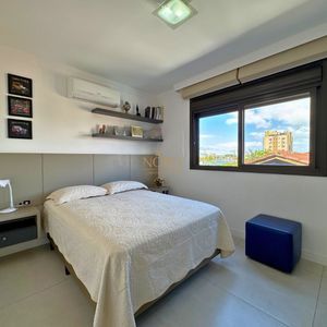 Cobertura com 180m², 3 dormitórios, 1 suíte, 2 vagas no Giverny em Torres para Comprar